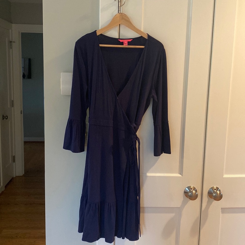 Lilly Pulitzer wrap dress. Never worn. Size XL.